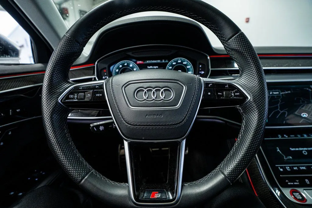 Audi S8 photo 38