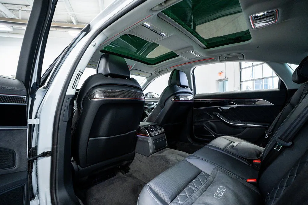 Audi S8 photo 52