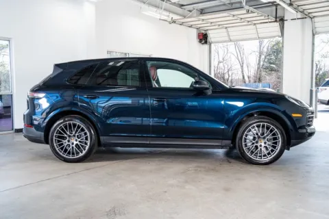 More photos of 2022 Porsche Cayenne Platinum Edition at Atlanta Autos, GA