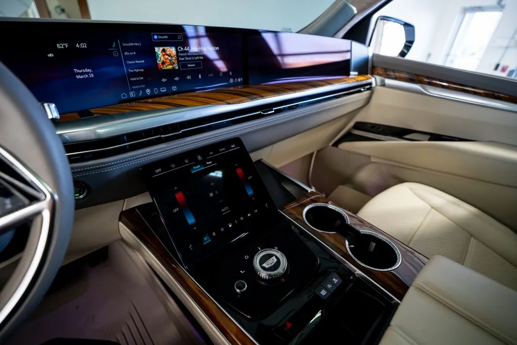 2025 Cadillac Escalade Sport Platinum - Photo 44