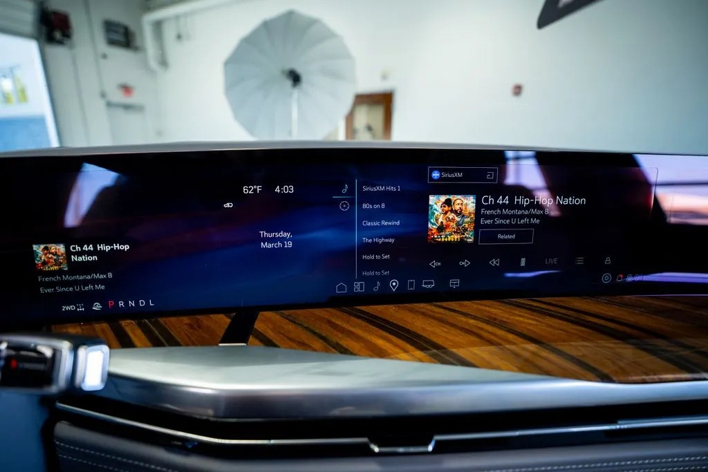 2025 Cadillac Escalade Sport Platinum - Photo 45