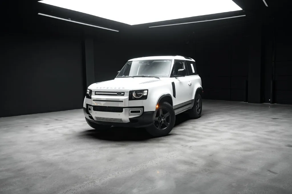 Land Rover Defender photo 46