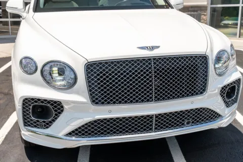 More photos of 2021 Bentley Bentayga Hybrid at Atlanta Autos, GA