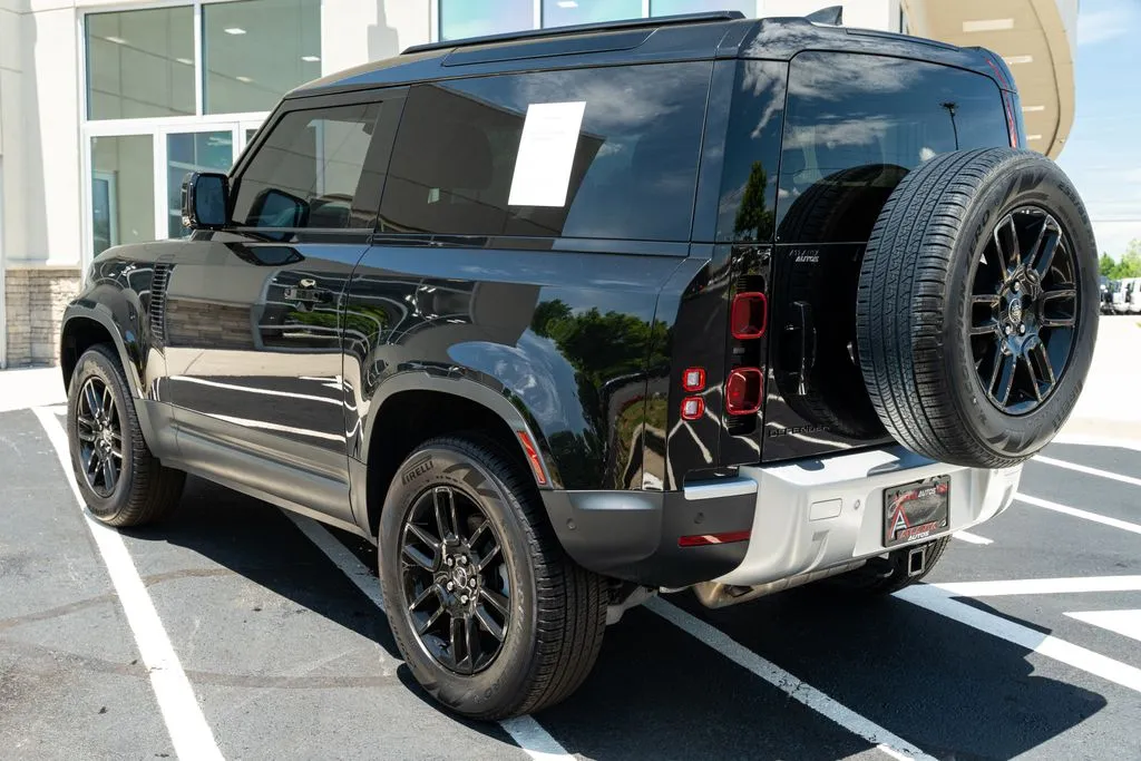 2024 Land Rover Defender S - Photo 18