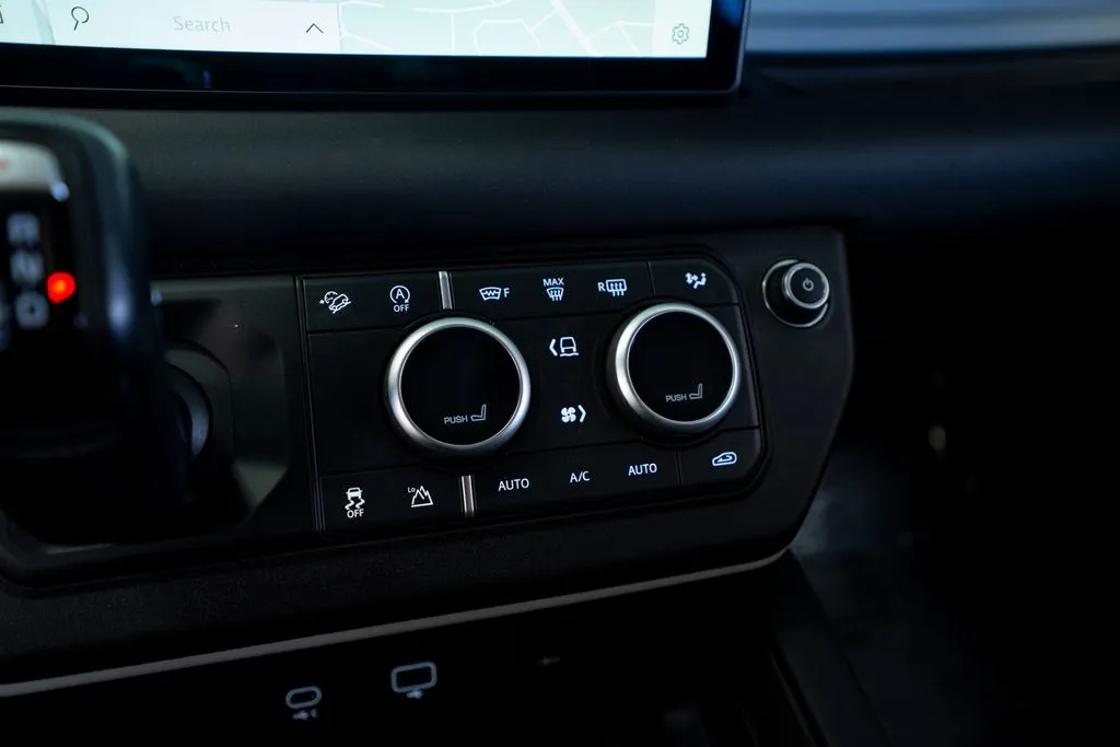 2024 Land Rover Defender S - Photo 44