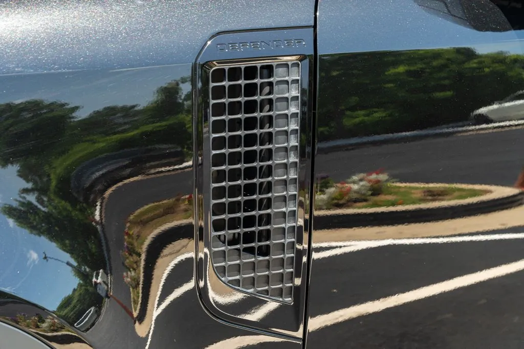 2024 Land Rover Defender S - Photo 24