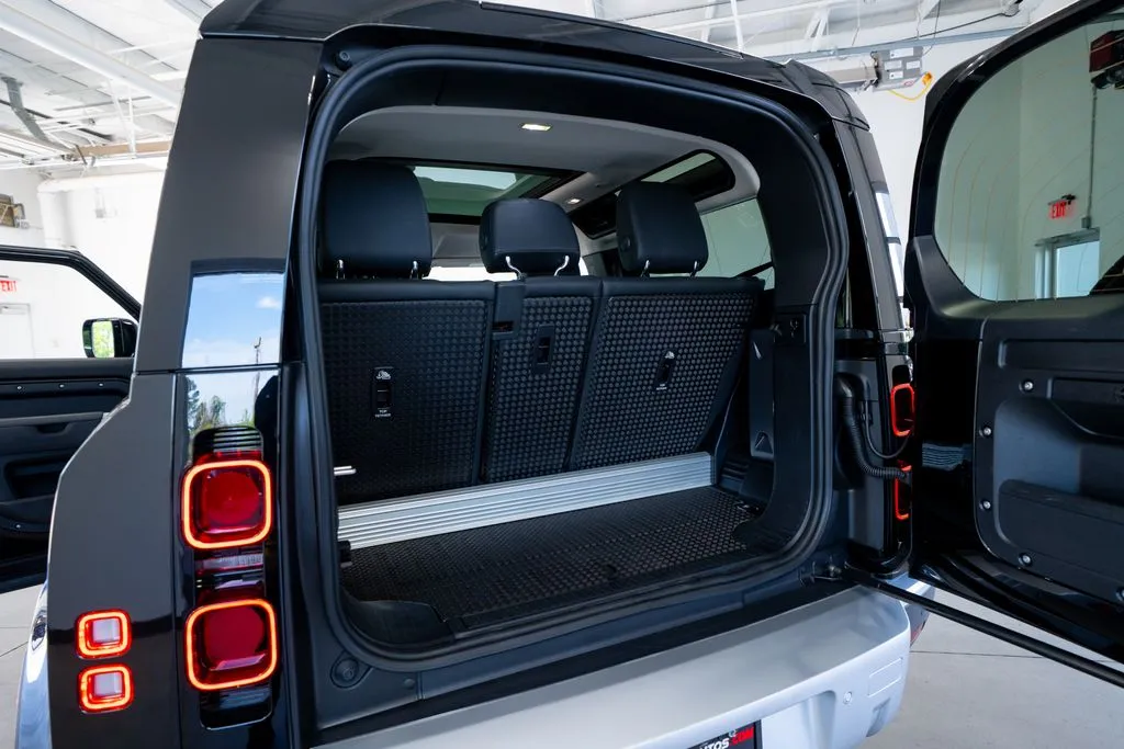 2024 Land Rover Defender S - Photo 49