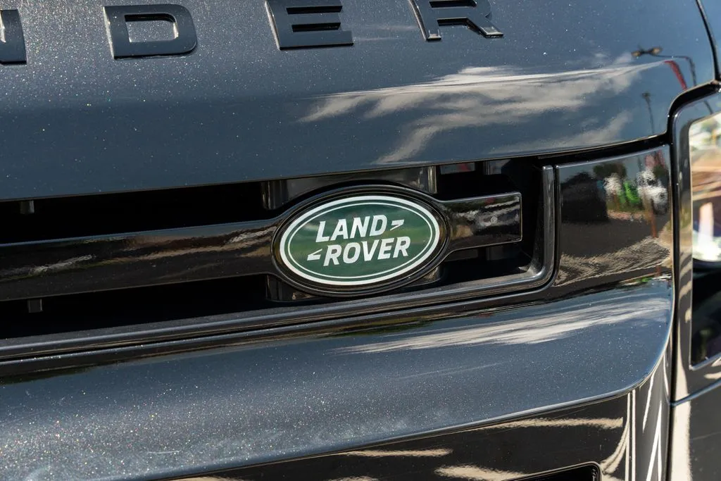 2024 Land Rover Defender S - Photo 7