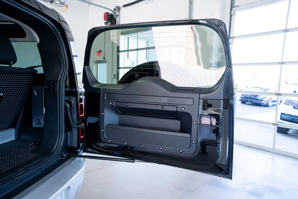 2024 Land Rover Defender S - Photo 48