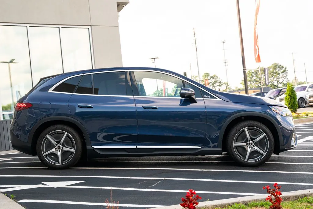 Mercedes-Benz EQE photo 11