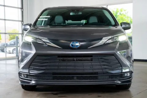 More photos of 2025 Toyota Sienna XLE at Atlanta Autos, GA