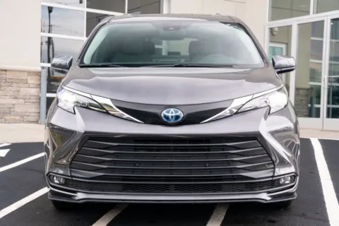 More photos of 2025 Toyota Sienna XLE at Atlanta Autos, GA