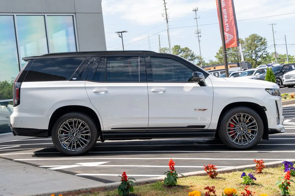 Cadillac Escalade photo 11