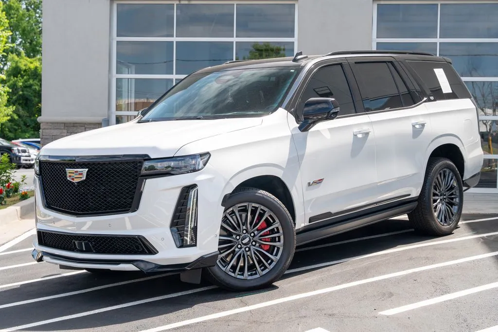 Cadillac Escalade photo 2