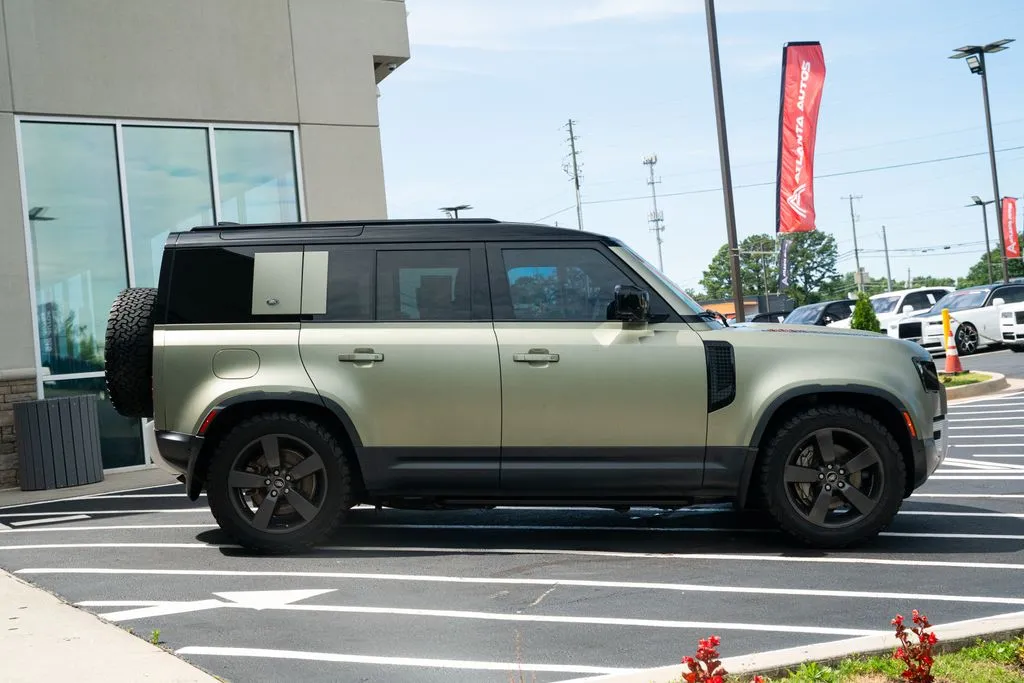 Land Rover Defender 110 photo 11