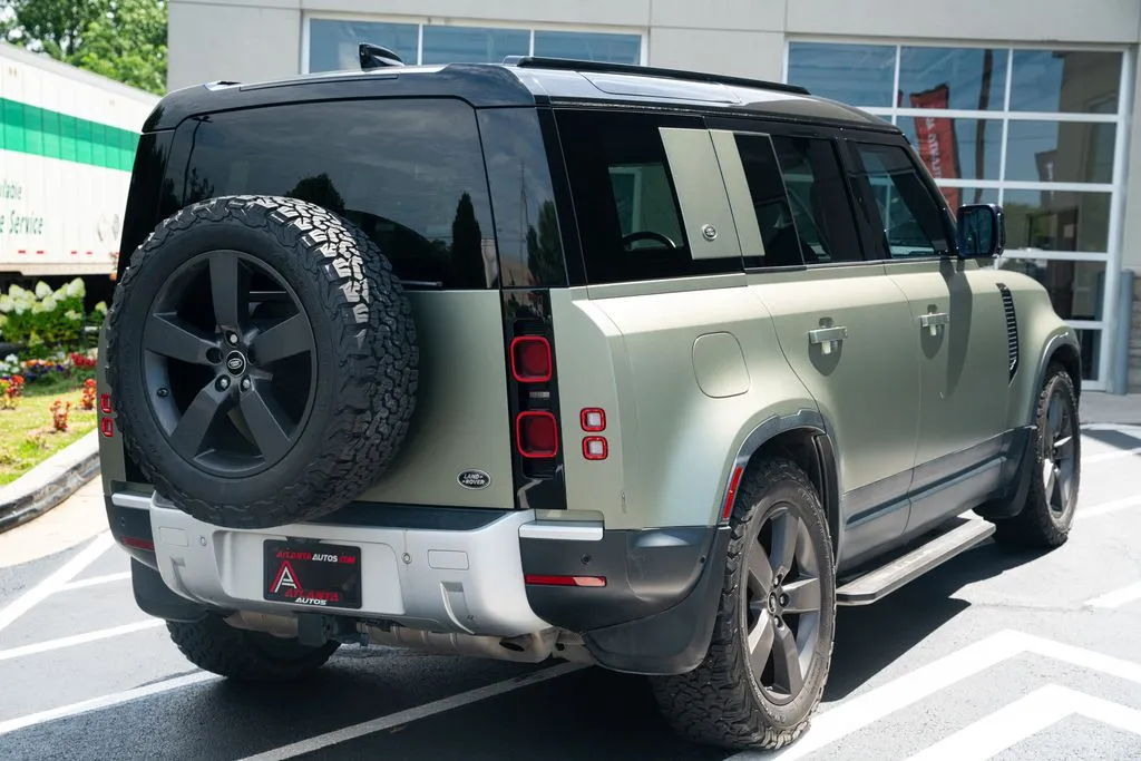 Land Rover Defender 110 photo 13
