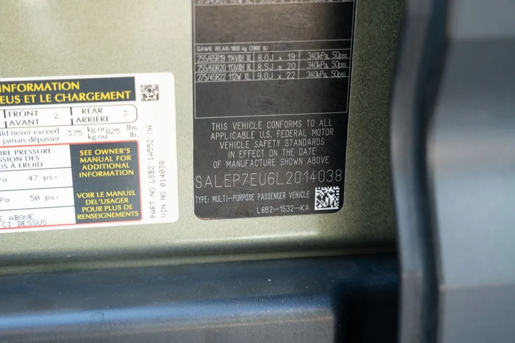 Land Rover Defender 110 photo 55