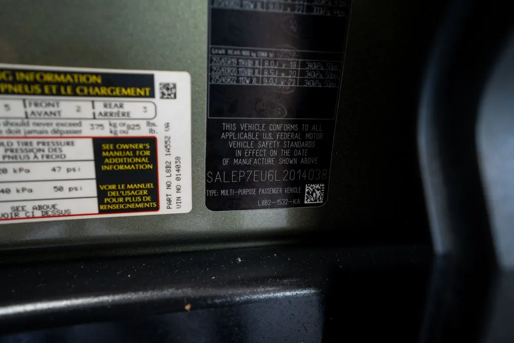 Land Rover Defender 110 photo 54
