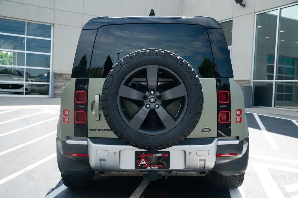 Land Rover Defender 110 photo 16