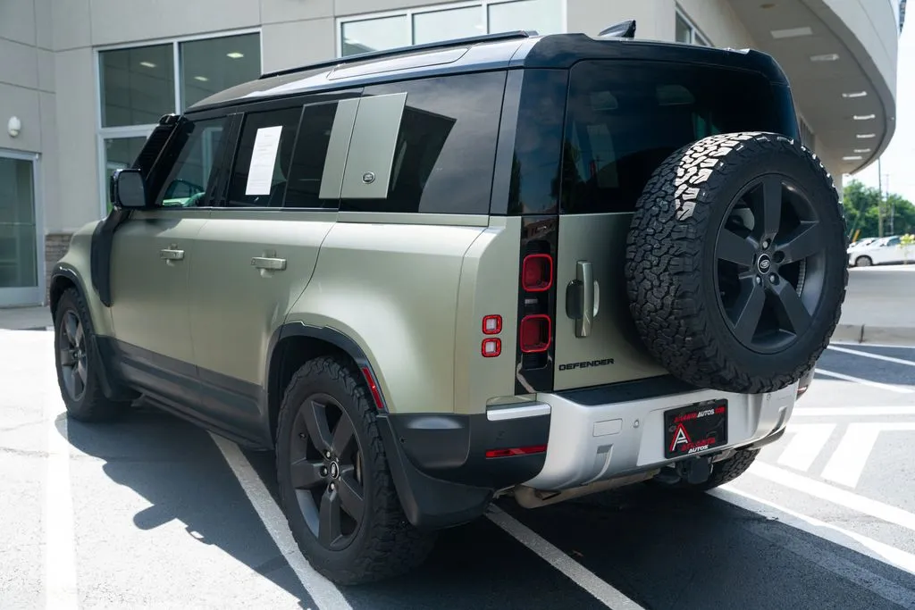 Land Rover Defender 110 photo 18