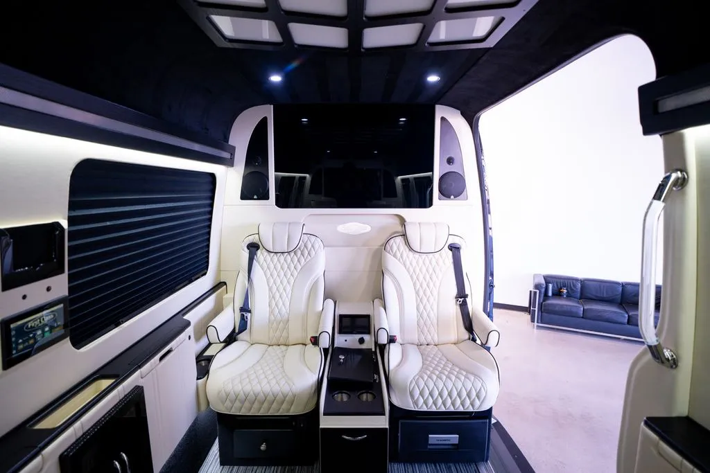 Mercedes-Benz Sprinter 2500 photo 36