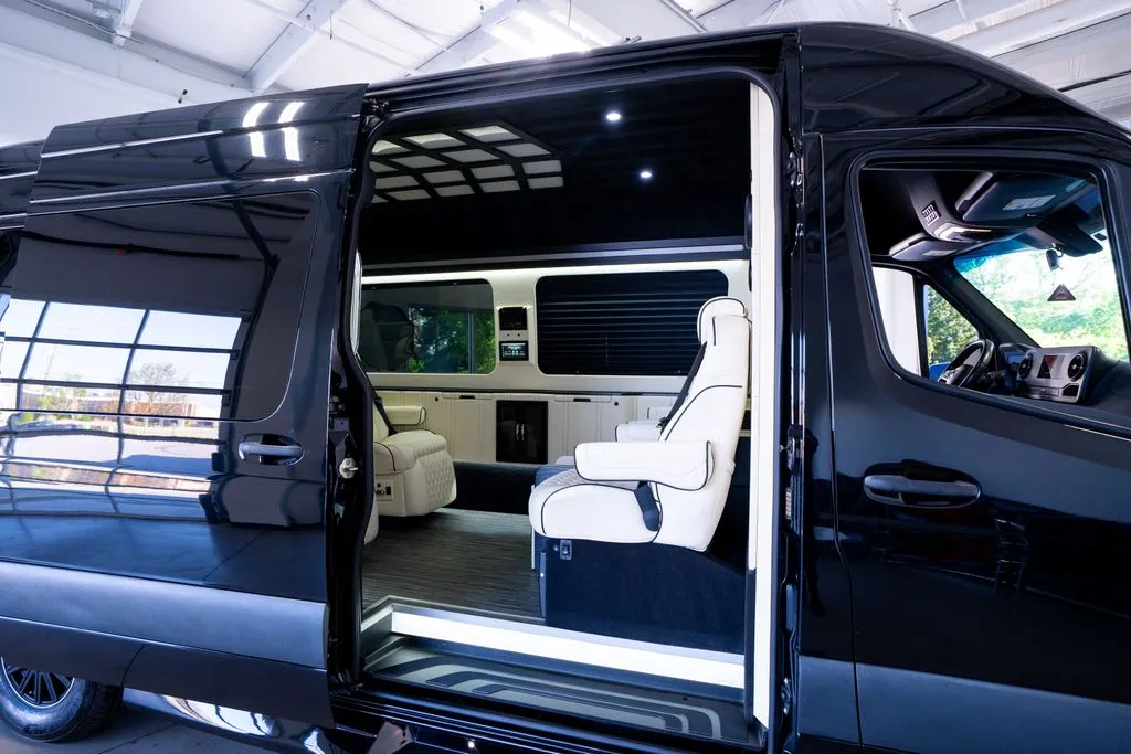 Mercedes-Benz Sprinter 2500 photo 34