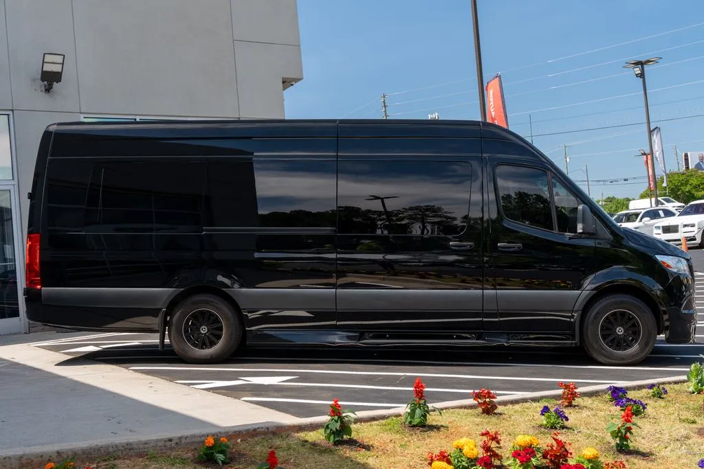 Mercedes-Benz Sprinter 2500 photo 11