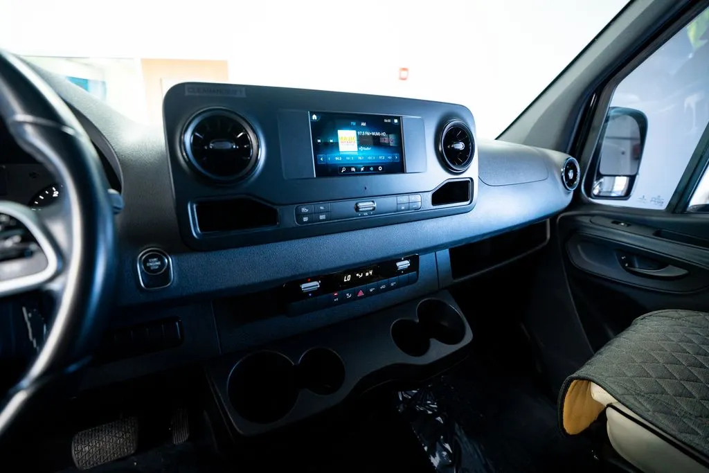 Mercedes-Benz Sprinter 2500 photo 29