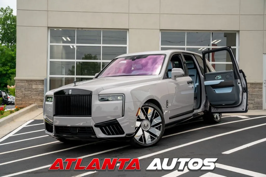 2025 Rolls-Royce Cullinan -'s photo