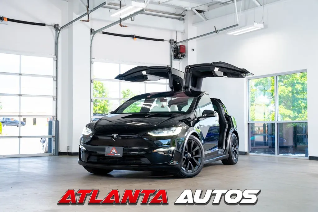 2023 Tesla Model X Long Range's photo