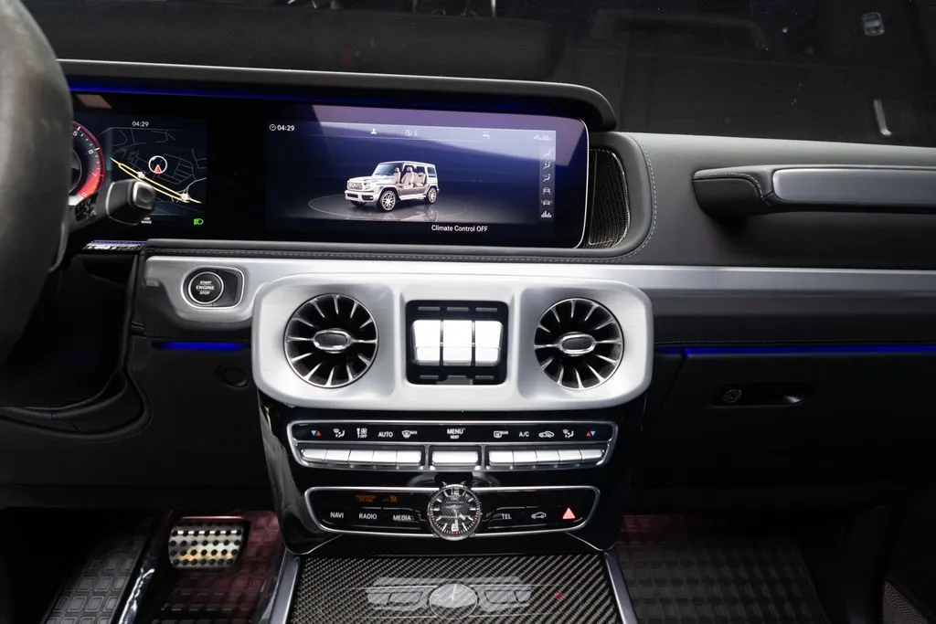 Mercedes-Benz G-Class photo 43
