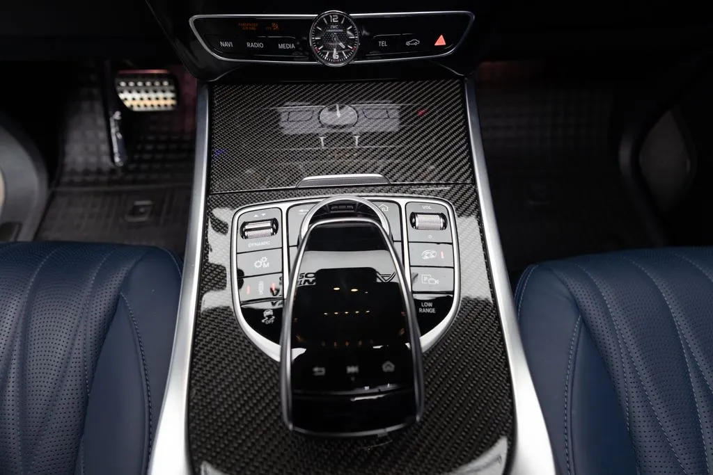 Mercedes-Benz G-Class photo 53