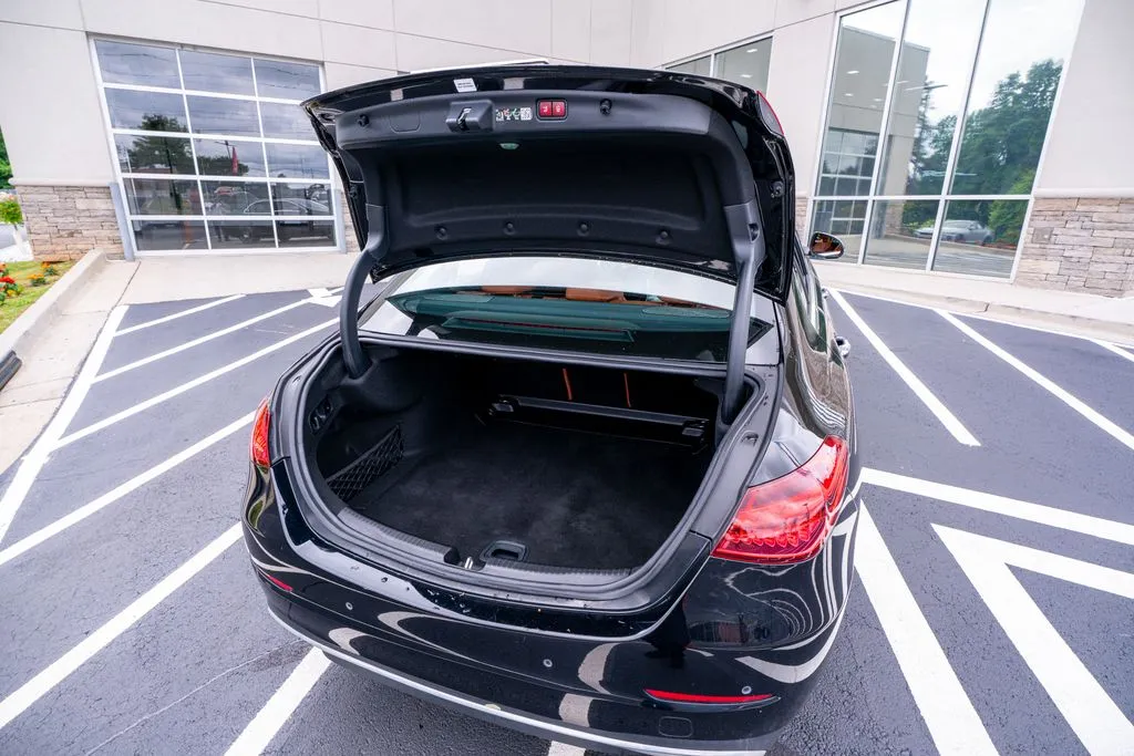 Mercedes-Benz C-Class photo 56