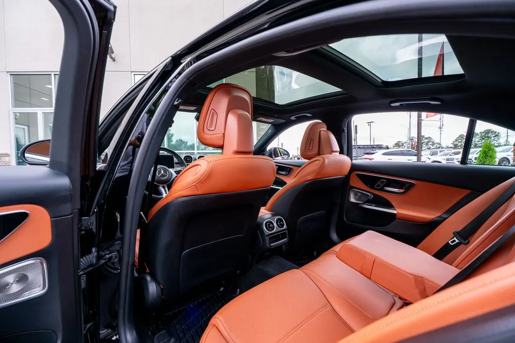 Mercedes-Benz C-Class photo 51