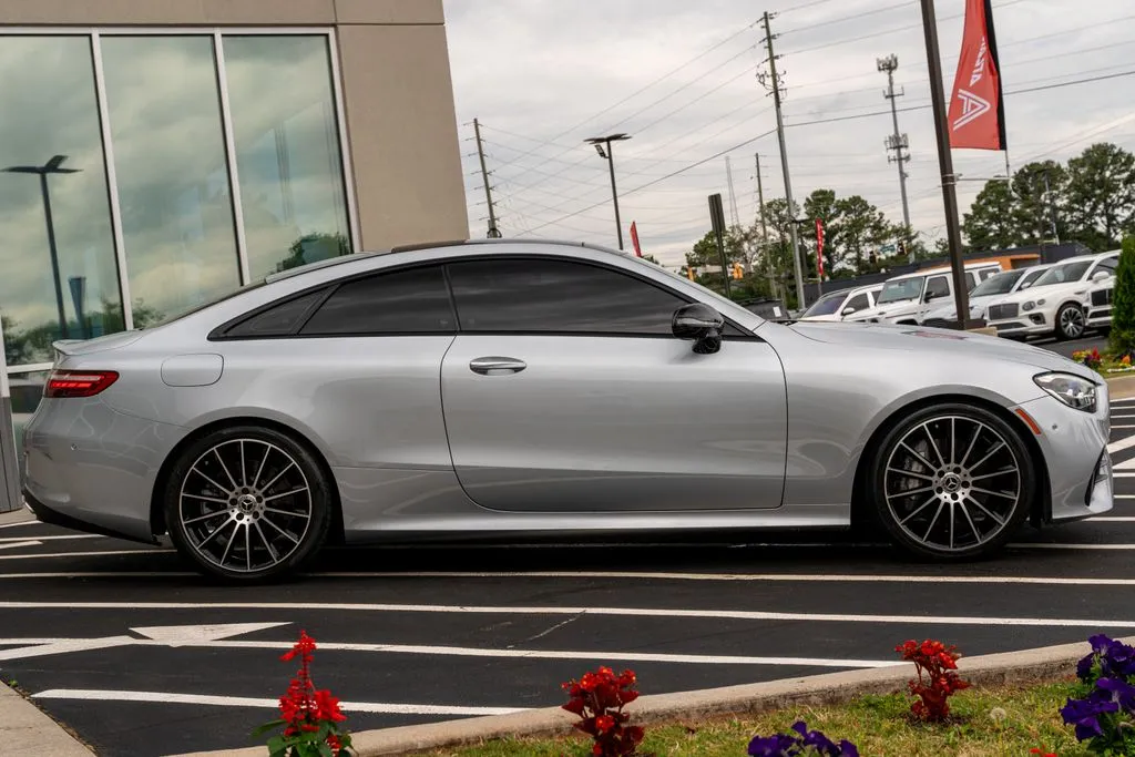 Mercedes-Benz E-Class photo 12