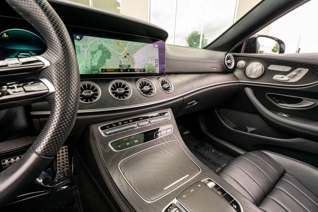 Mercedes-Benz E-Class photo 41
