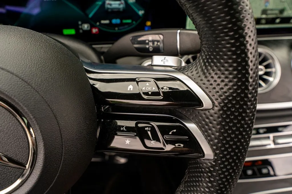Mercedes-Benz E-Class photo 39
