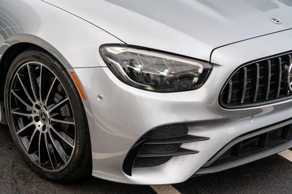 Mercedes-Benz E-Class photo 9