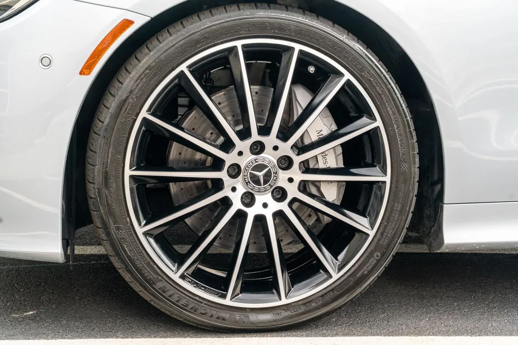 Mercedes-Benz E-Class photo 26