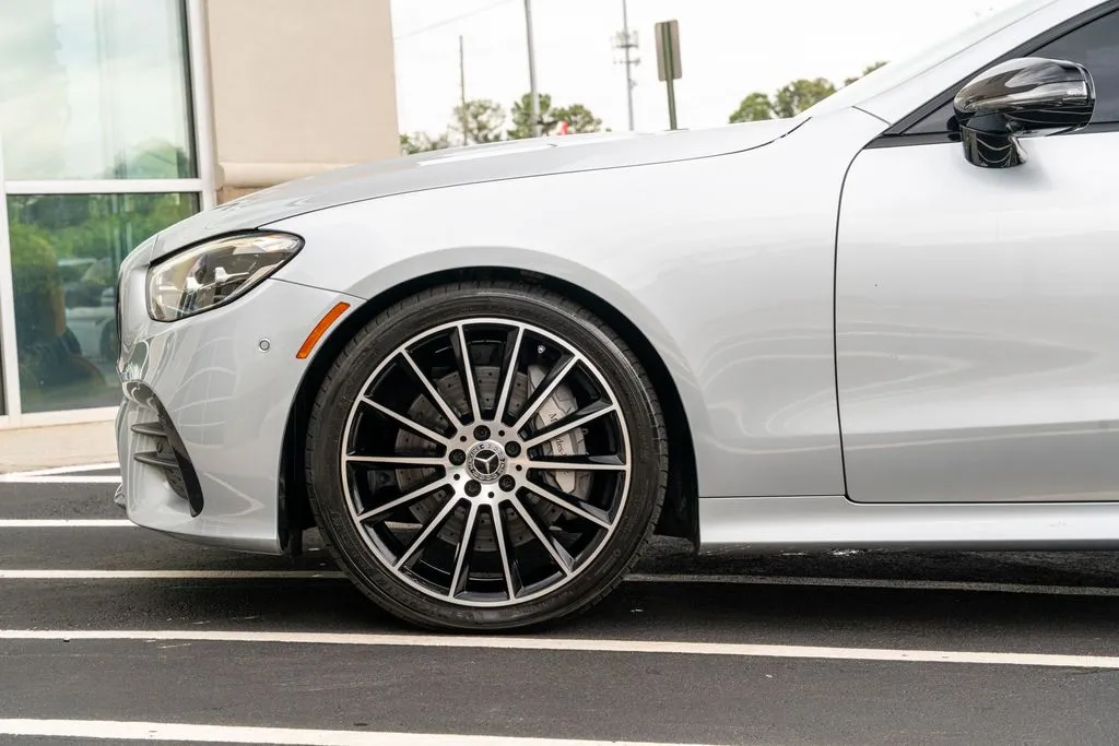 Mercedes-Benz E-Class photo 25