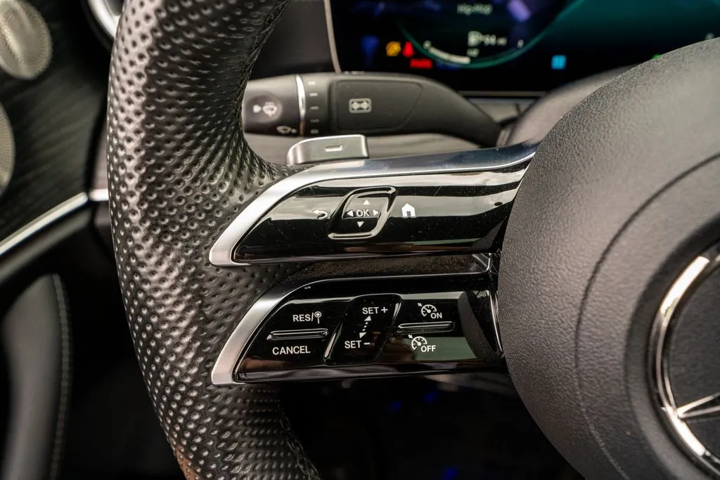 Mercedes-Benz E-Class photo 38