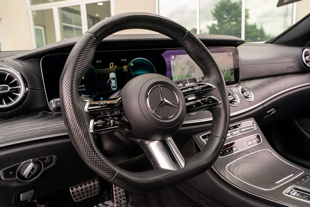 Mercedes-Benz E-Class photo 33