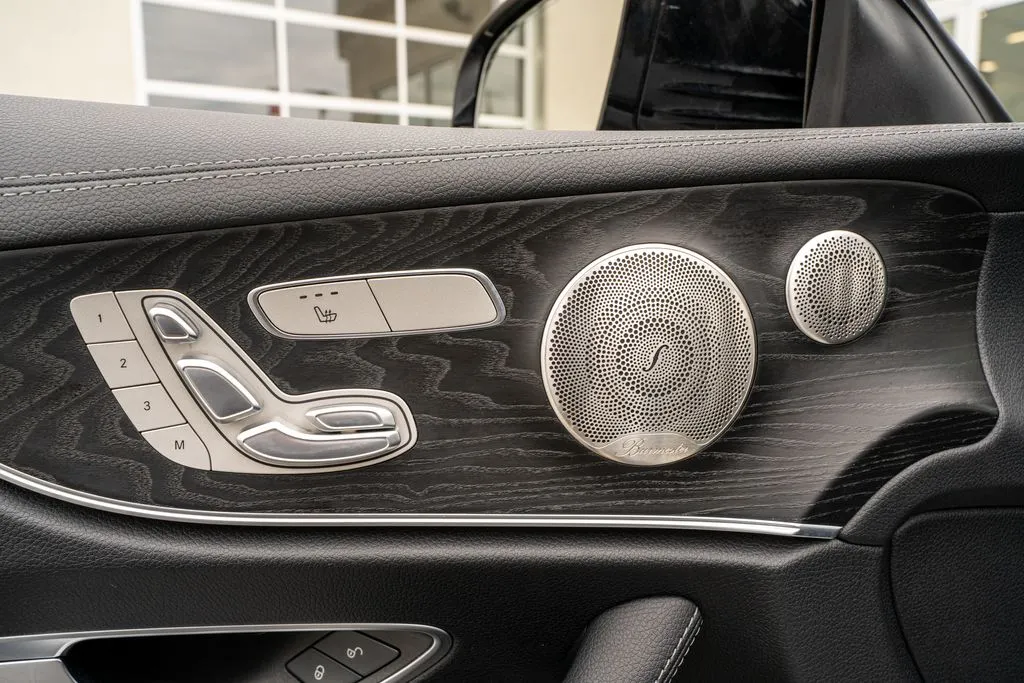 Mercedes-Benz E-Class photo 30