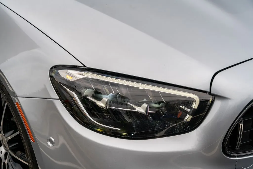 Mercedes-Benz E-Class photo 10