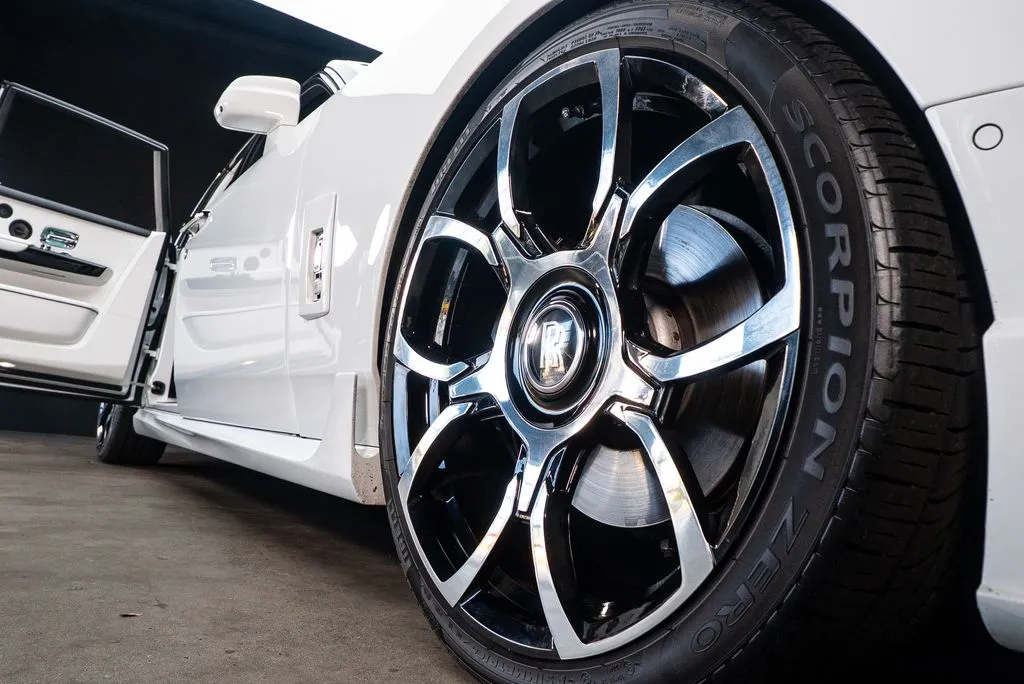 Rolls-Royce Phantom photo 15