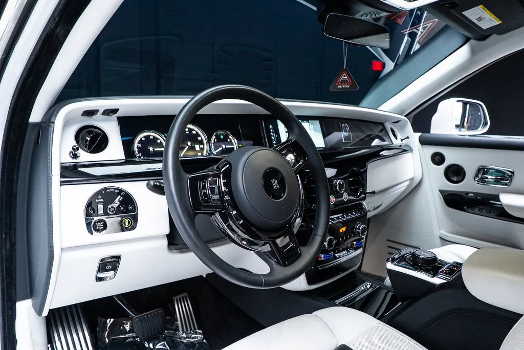 Rolls-Royce Phantom photo 47