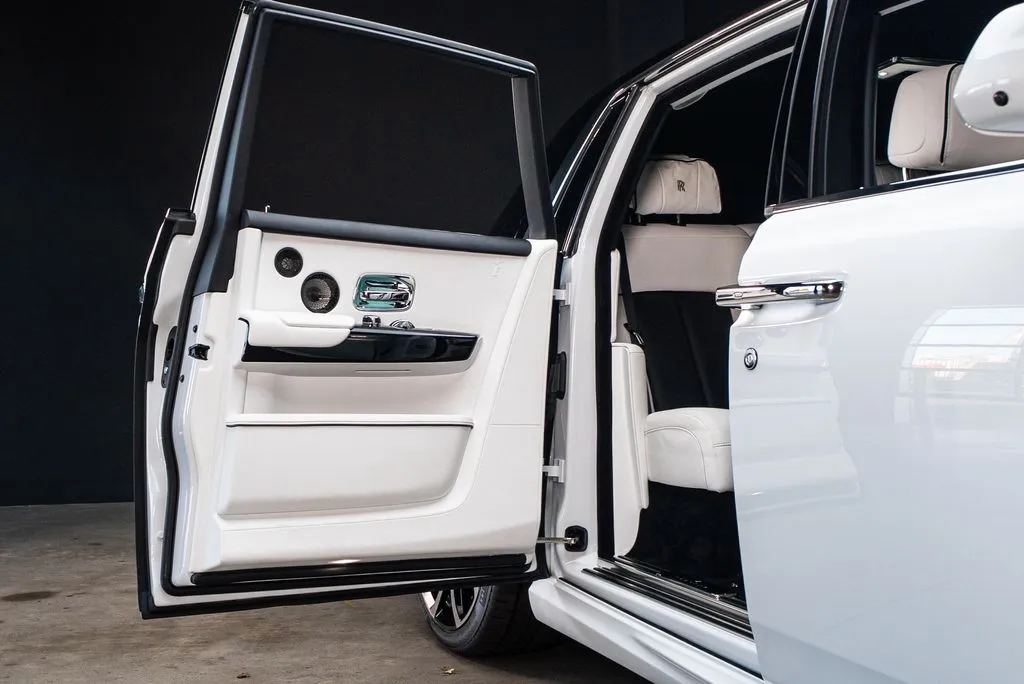 Rolls-Royce Phantom photo 18