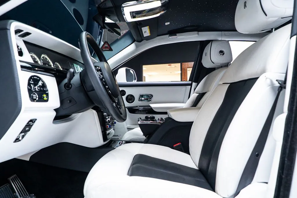 Rolls-Royce Phantom photo 43