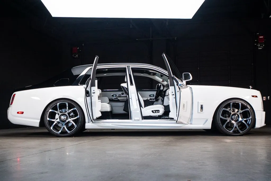 Rolls-Royce Phantom photo 13