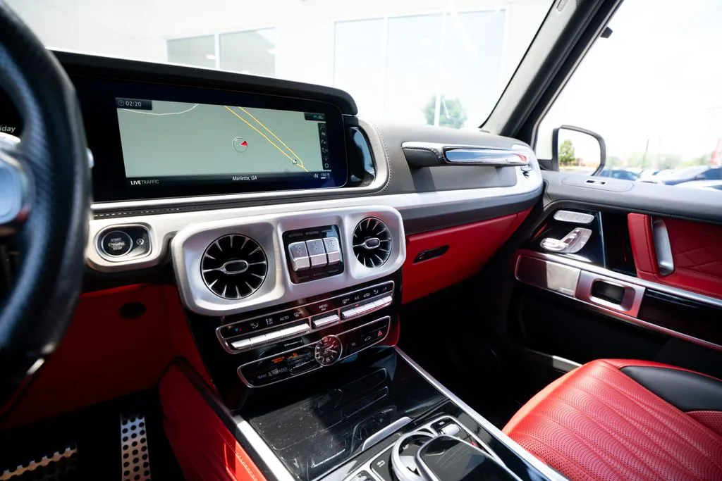 Mercedes-Benz G-Class photo 37